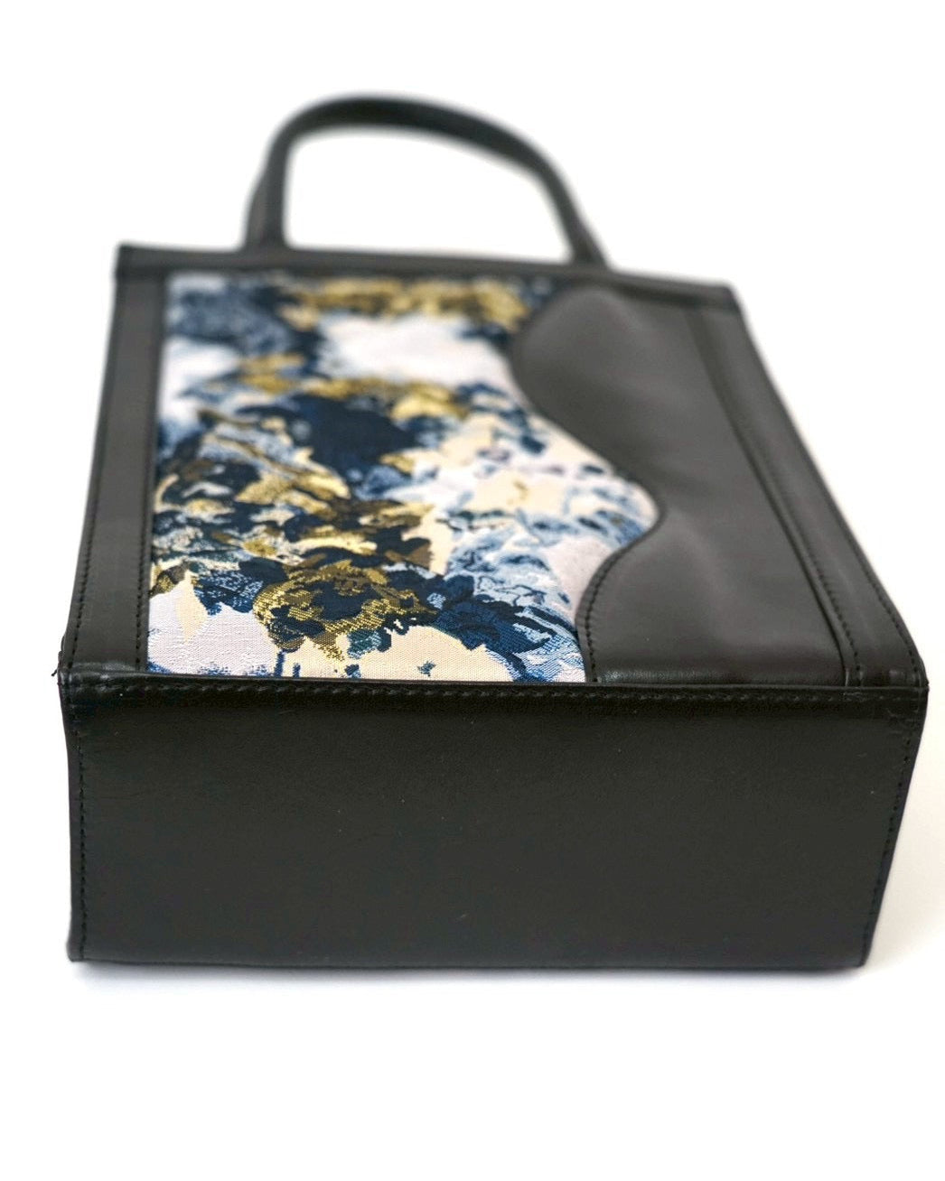 【10/22〜10/31受注販売】Flow ー Blue tiger eye