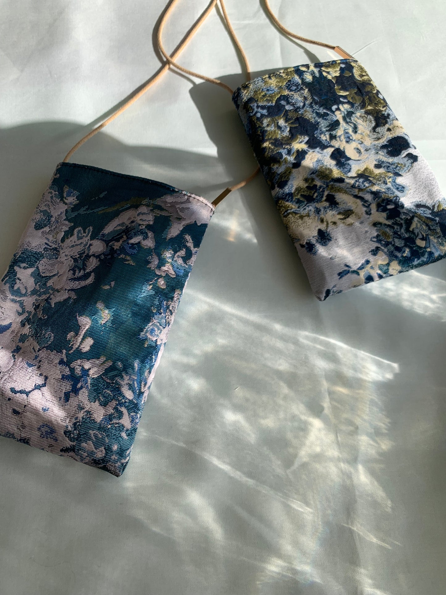 smartphone bag ー Blue topaz
