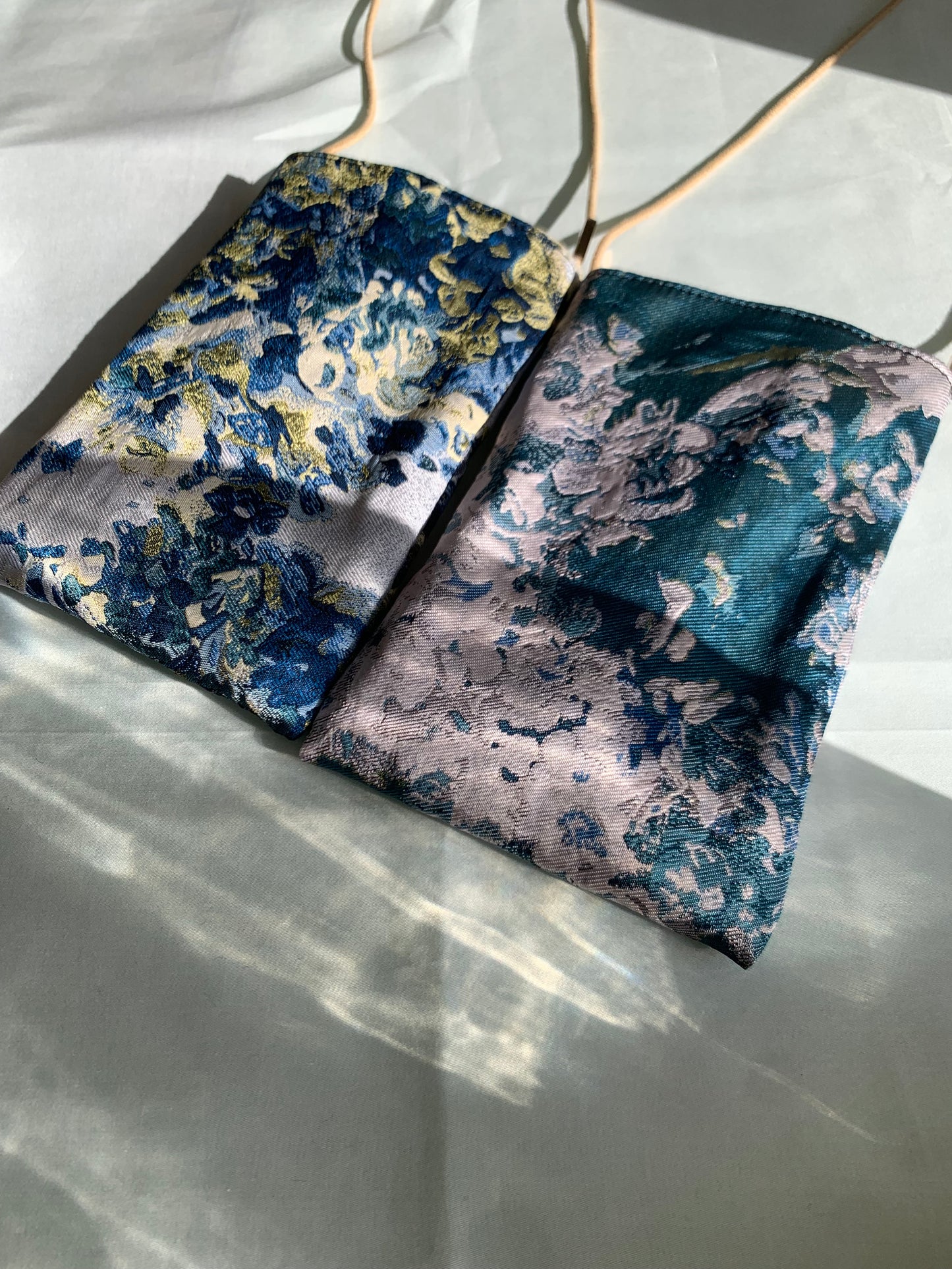 smartphone bag ー Blue topaz