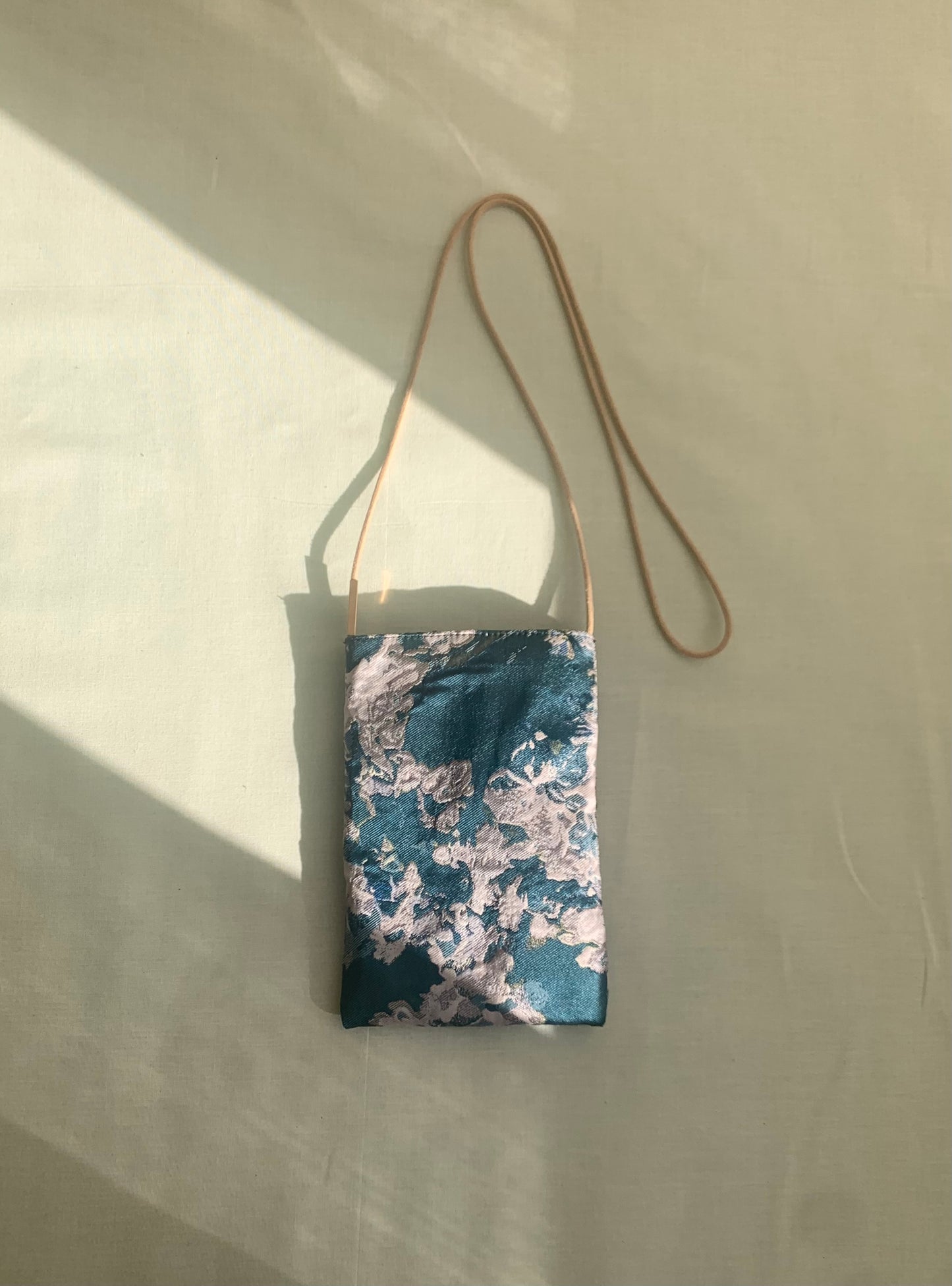 smartphone bag ー Blue topaz
