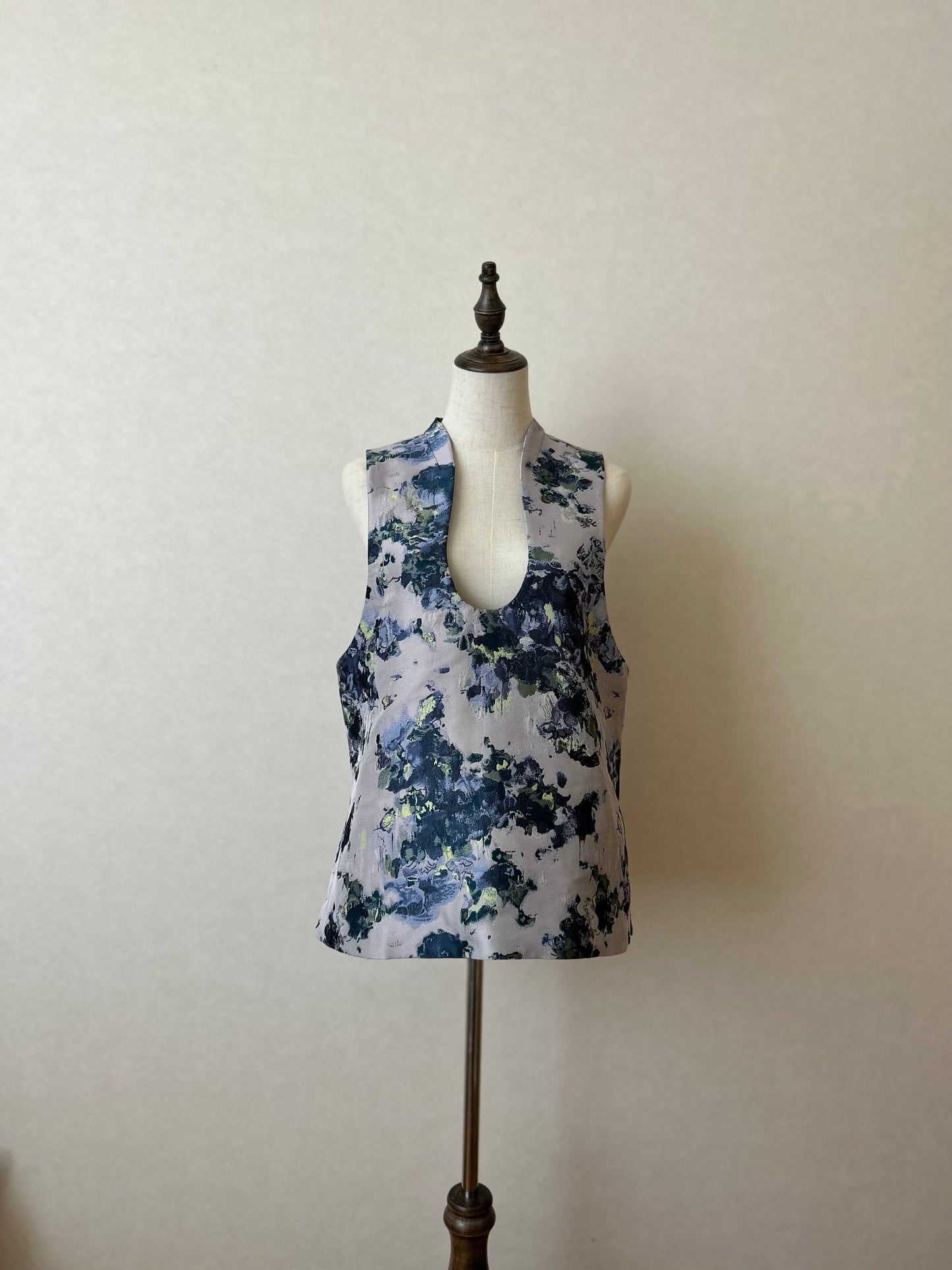 Pullover vest01 ー Hyacinth blue