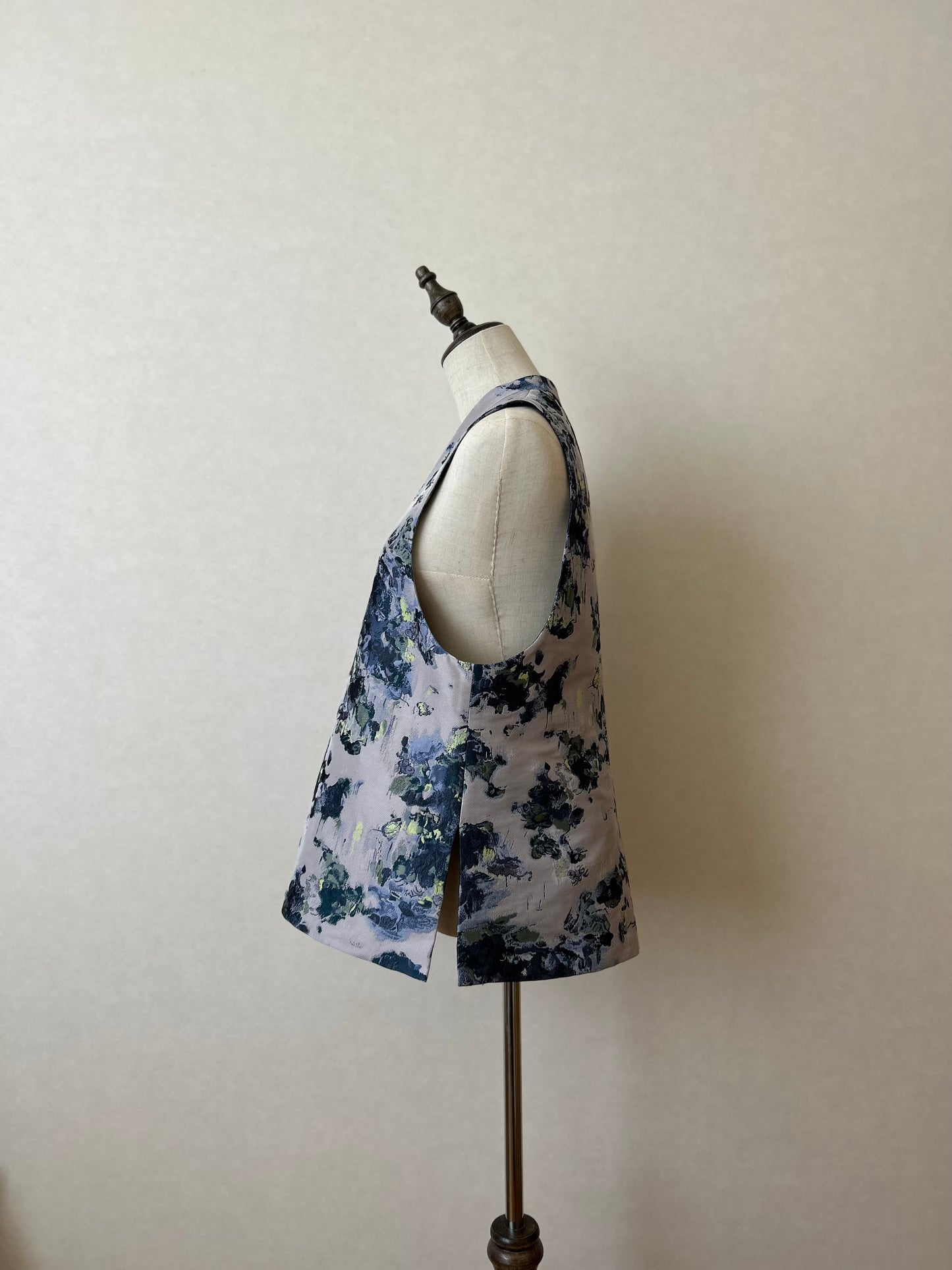 Pullover vest01 ー Hyacinth blue