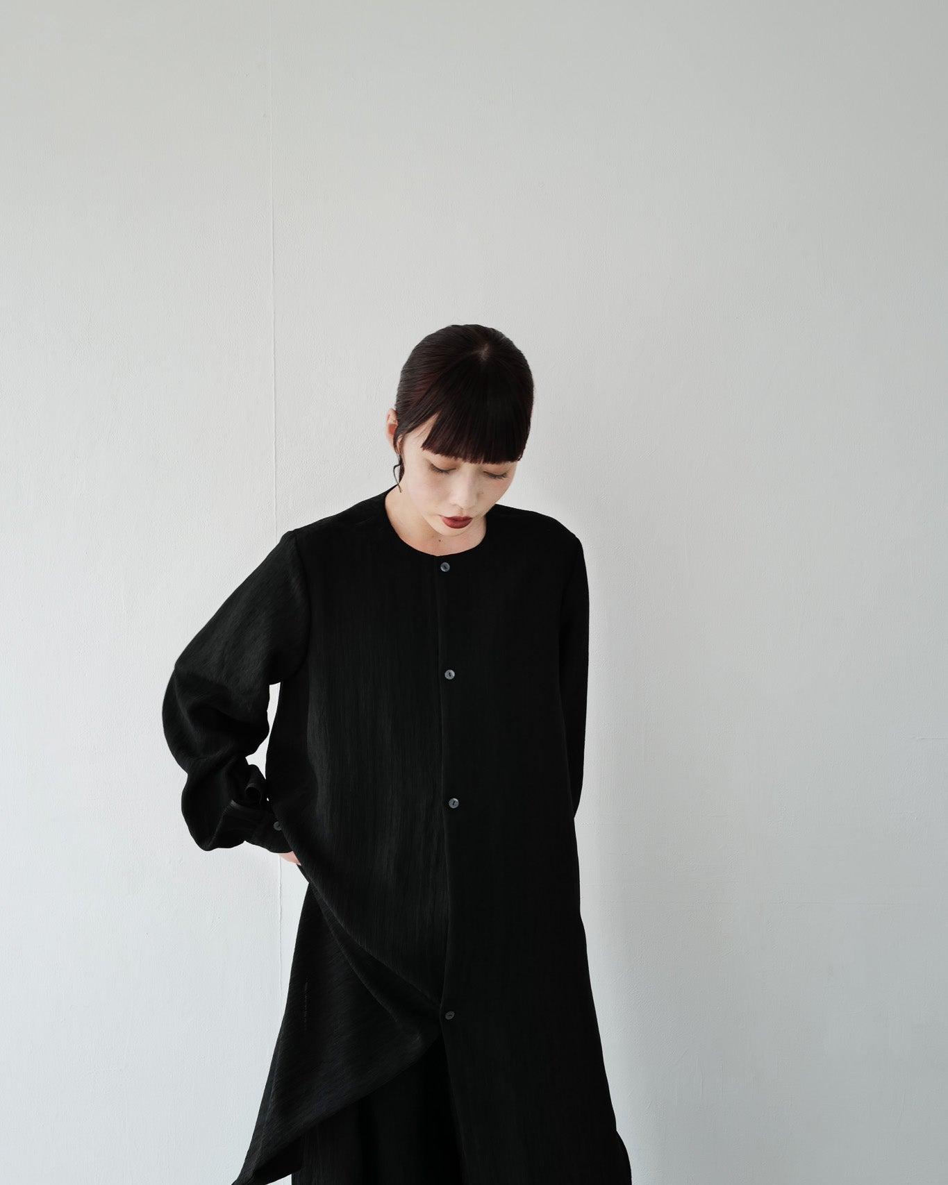 静かな森影 ロングシャツ
