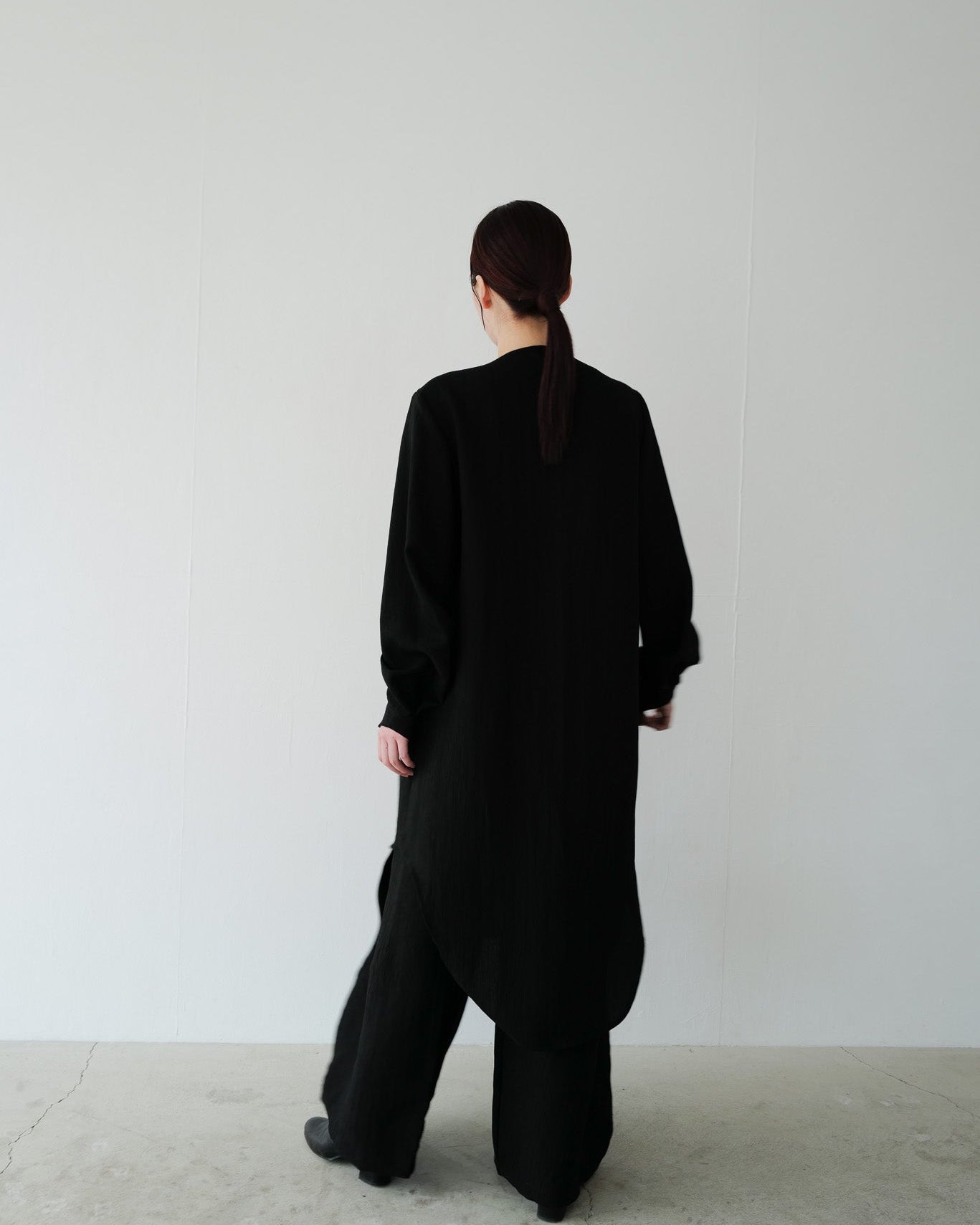 静かな森影 ロングシャツ
